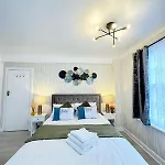 Edgware Road Beautiful Family Apartment