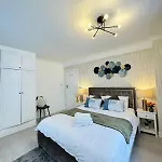 Edgware Road Beautiful Family Apartment